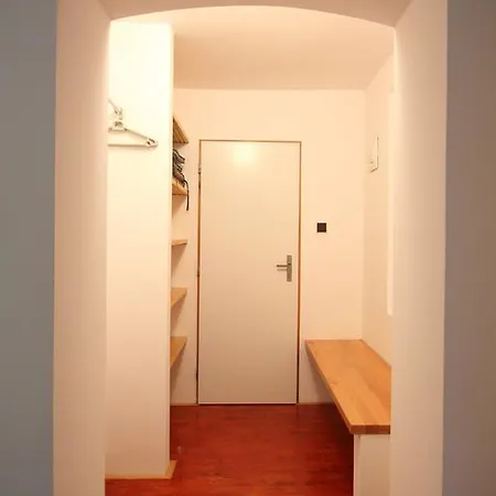 Πανσιόν Na Mytince 14 *